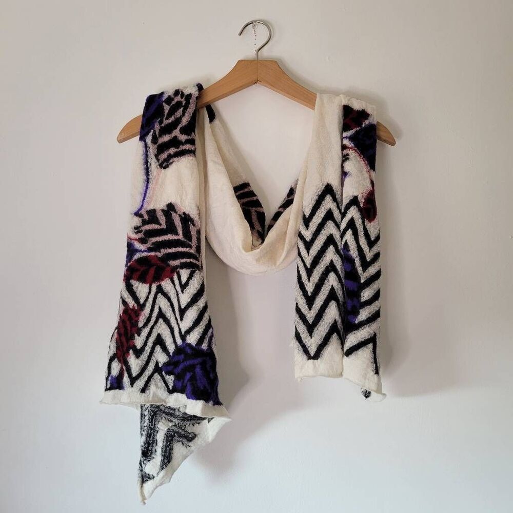 Marc by Marc Jacobs 100% Wool Scarf – Made in Japan, Chevron & Leaf Print, Ivory